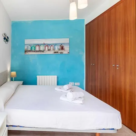 Apartment La Pineda Duplex Con Terraza Centrico En Sagaro *